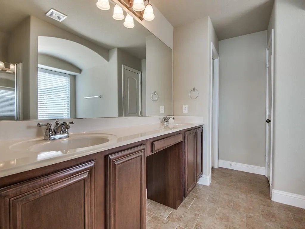 3 bed, 1510 sqft, $1,950 — Photo 4