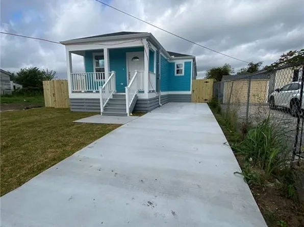 4612 Majestic Oaks Dr, New Orleans, LA 70126