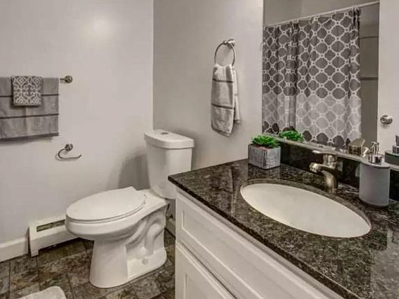 newly updated full bath with granite countertops! Come check it out!