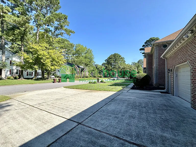 948 Forest Lakes Cir — Photo 28