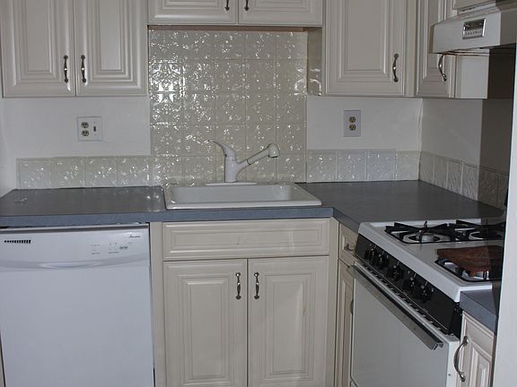 5th image of 319 Shawmont Ave