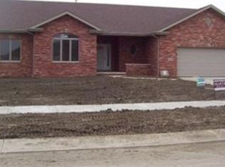 8609 92nd Ln, Saint John, IN 46373