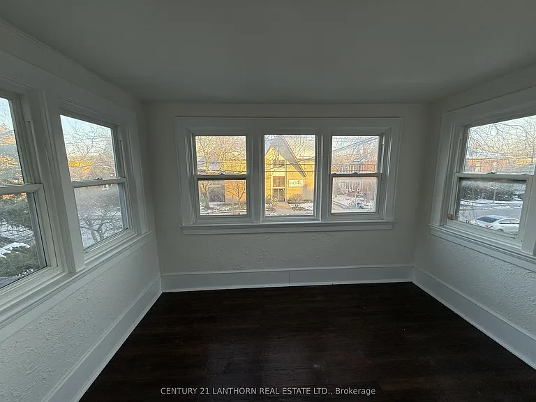 47 King St #4 — Photo 5