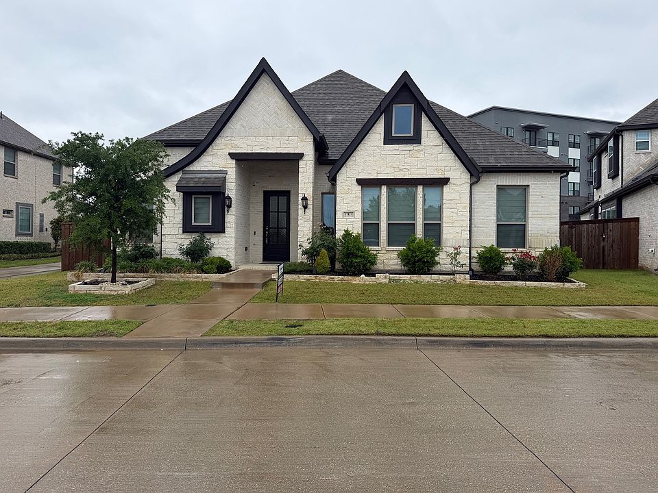 1st image of 12513 Royal Oaks Ln