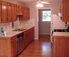 3rd image of 2807 W Oakland Dr