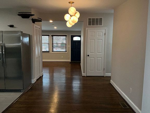 3rd image of 7 Dorothy Ln