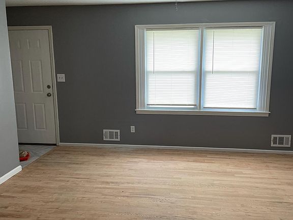 3rd image of 16717 E Cogan Dr