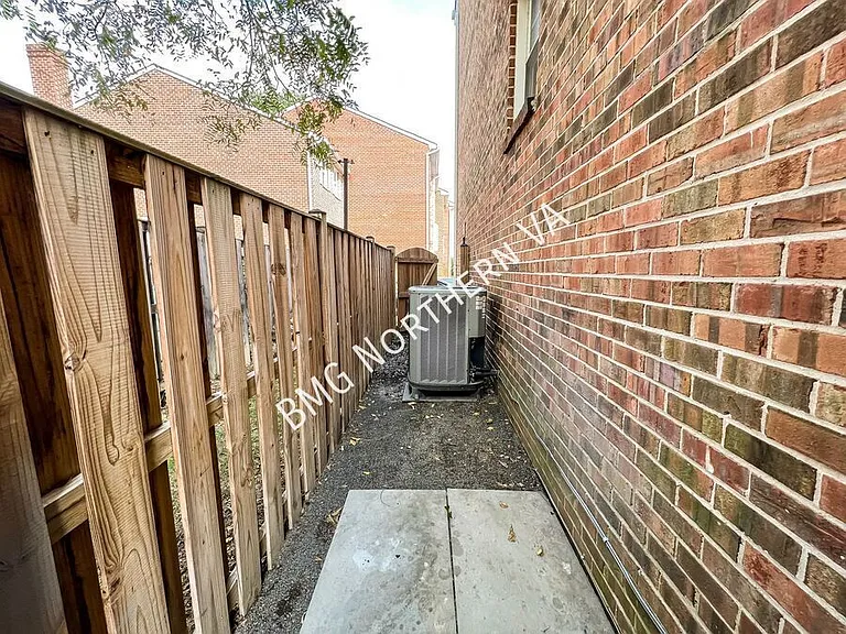 954 S Rolfe St — Photo 36