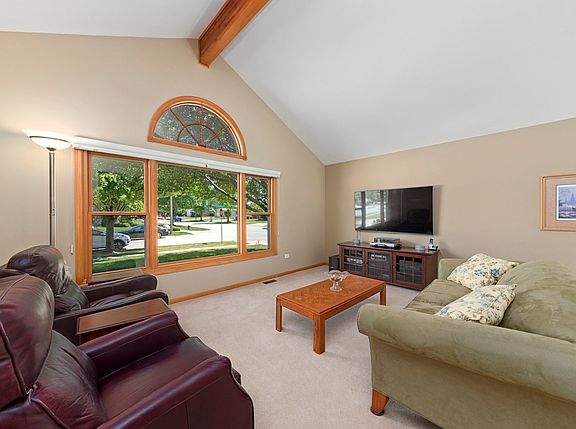 3rd image of 9134 Chatham Ct