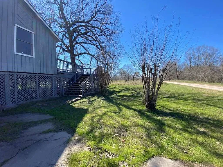 236 Adelaide Dr — Photo 18