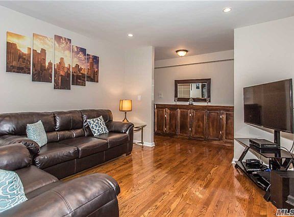 4th image of 1 Jefferson Ave APT E1