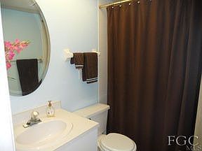 4th image of 213 NE 21st Ave