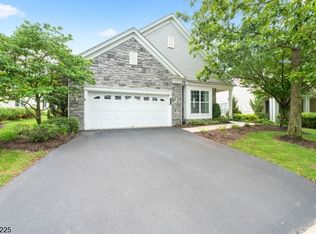 229 Knollcrest Ct, Somerset, NJ 08873