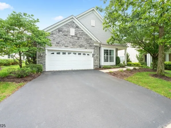 229 Knollcrest Ct, Franklin Twp., NJ 08873