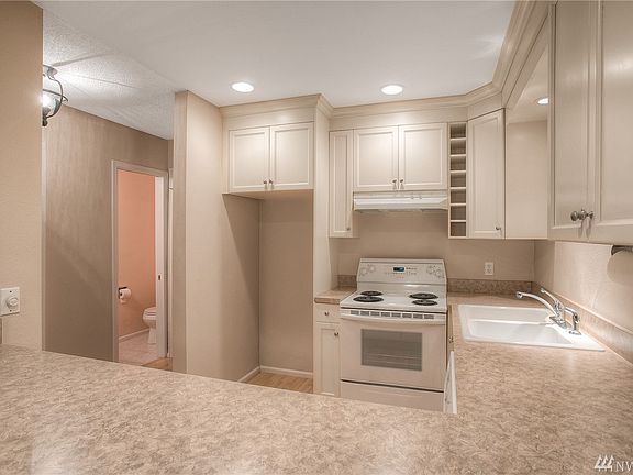 5th image of 17022 NE 80th St #C4