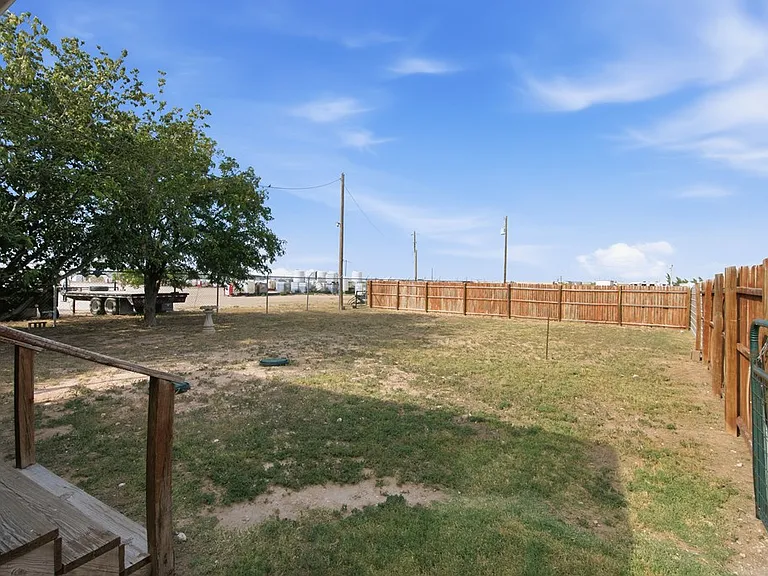 4401 S County Road 1131 — Photo 28