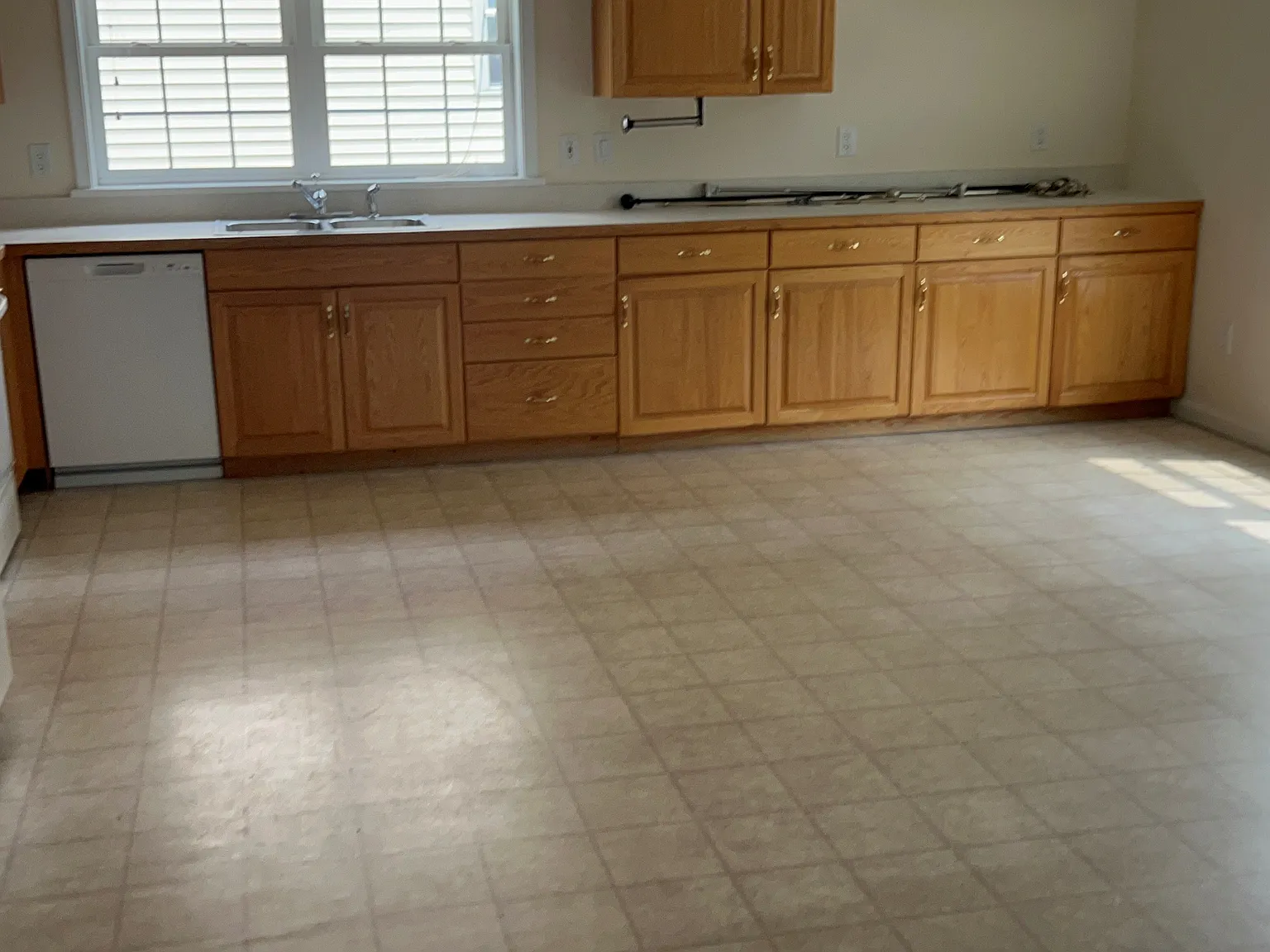 3 bed, 1.5 bath, 1500 sqft, $3,900 — Photo 2