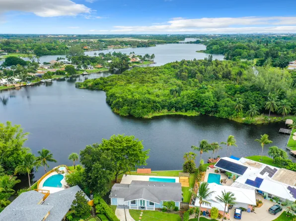 6803 Kingston Drive, Lake Worth, FL 33462