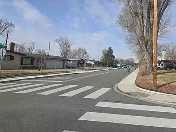 Exterior Neighborhood (street photo)