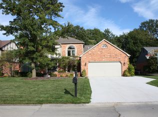 1802 Snowden Cir, Rochester Hills, MI 48306