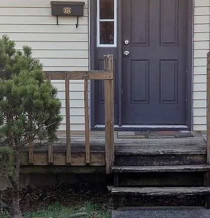 3rd image of 1010 Buffalo St APT 4