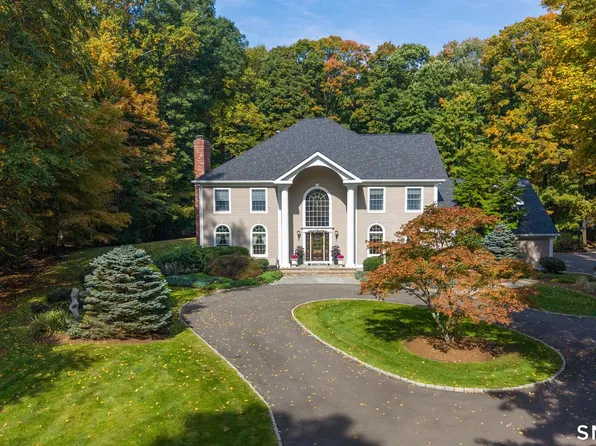 10 Taunton Hill Road, Newtown, CT 06470