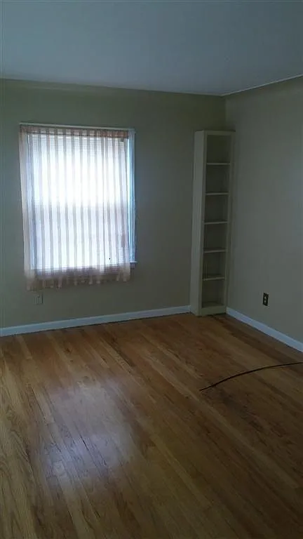 3 bed, 1120 sqft, $1,400 — Photo 2