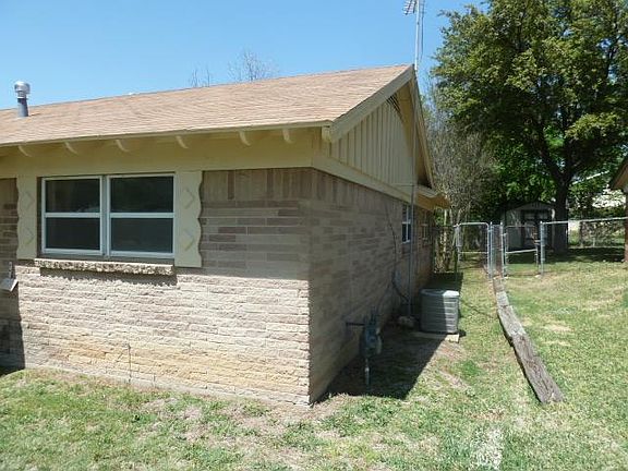 2nd image of 1706 Sagebrush Trl