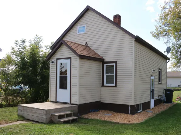 111 7th St, Hawley, MN 56549