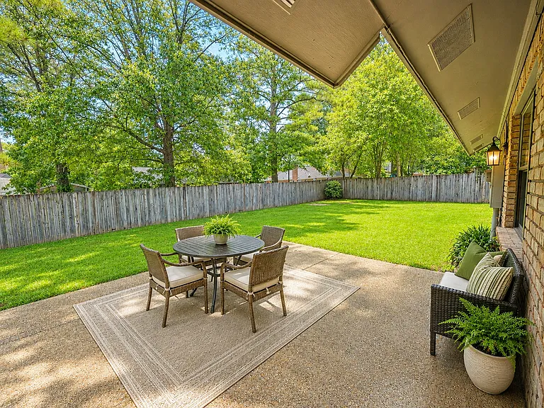 2 Summer Oaks Dr — Photo 10