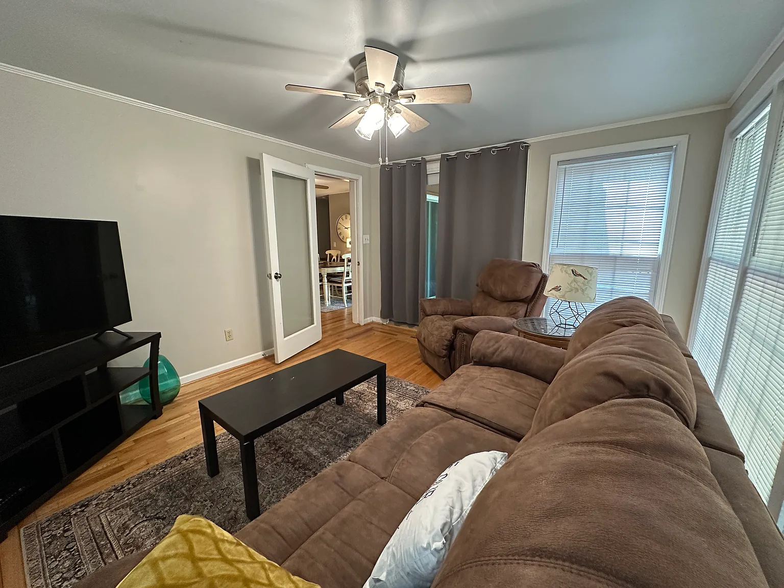 3 bed, 1350 sqft, $2,500 — Photo 3