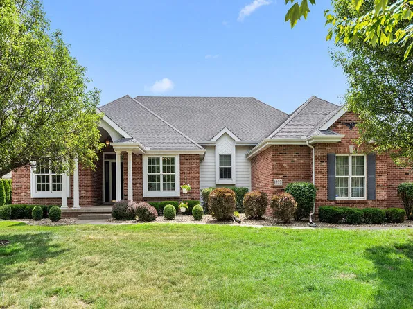 1227 White Hawk Dr, Crown Point, IN 46307