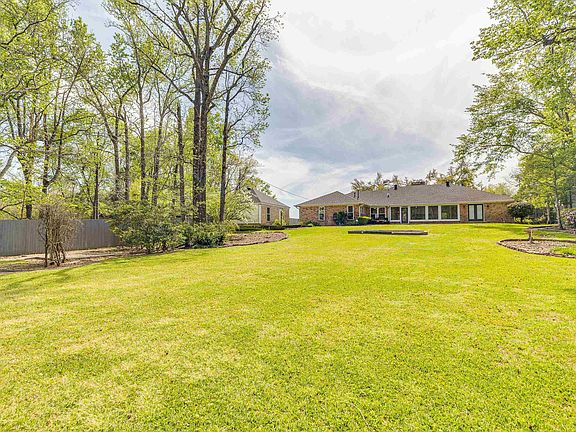 2nd image of 123 Bayou Bend Rd