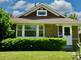 708 W 6th St, Cedar Falls, IA 50613