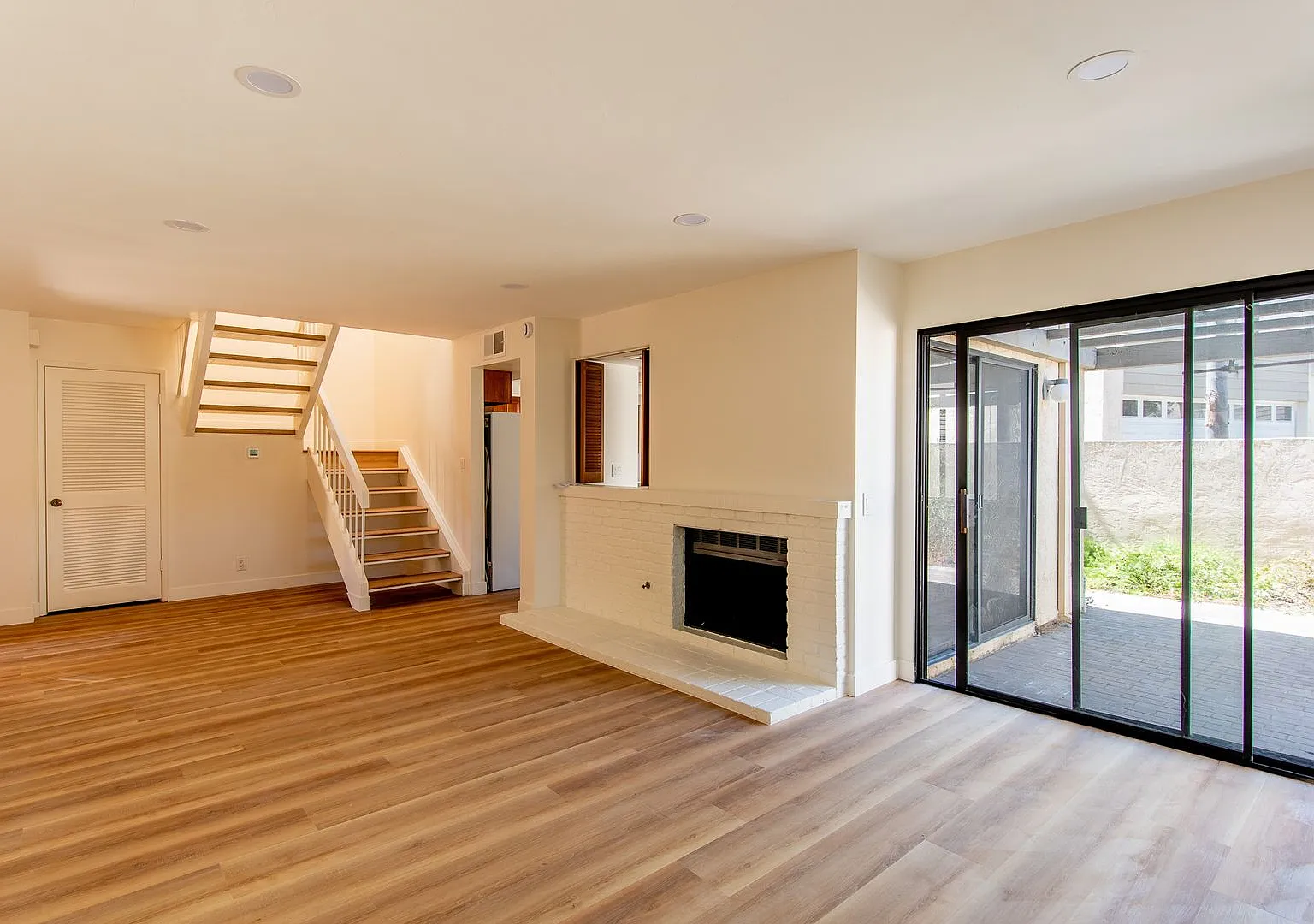 4 Bedroom 2.5 Bathroom Townhome Available For Rent In UTC! — Photo 4