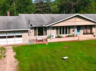 2694 River Rd, Gulliver, MI 49840