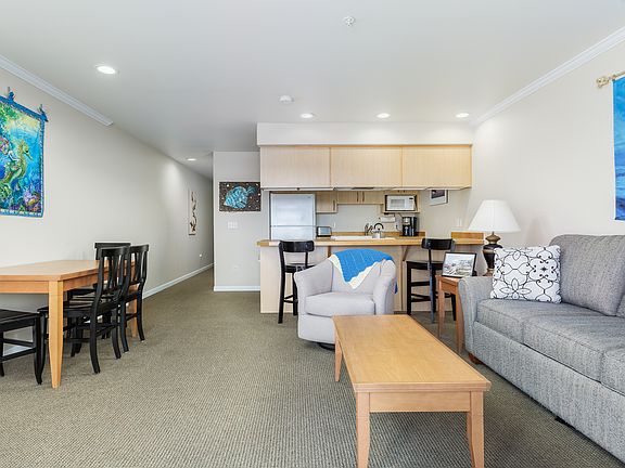 5th image of 890 SE Bay Blvd Unit 304