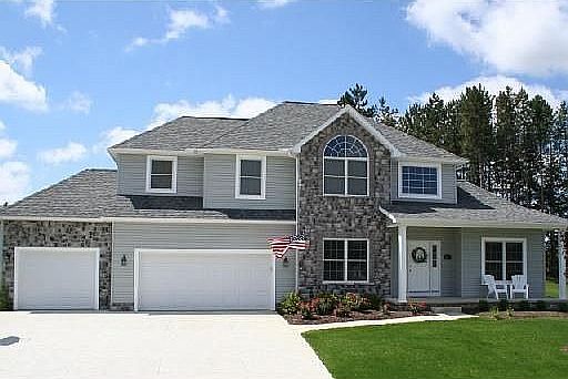 Spectacular Maleno build, 3 car garage and 4 spacious bedrooms