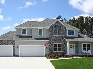 5763 Platinum Dr, Erie, PA 16509