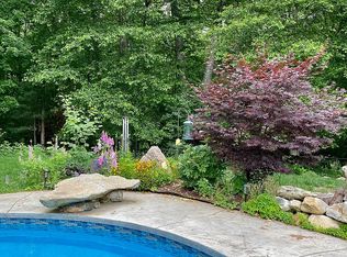 15 Hitchcock Rd, Wilbraham, MA 01095