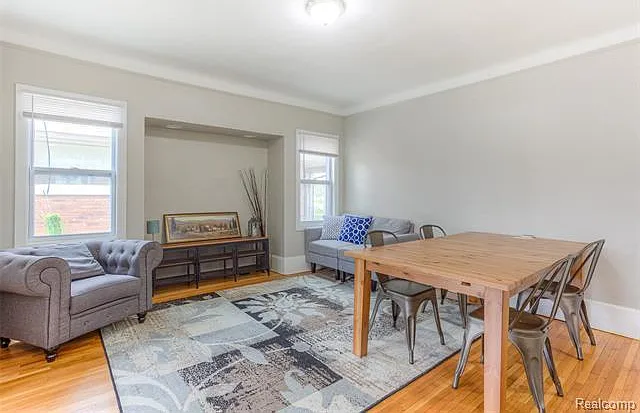 5 bed, 2600 sqft, $550 — Photo 4