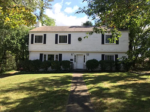 11 Shorewood Dr Photo 1