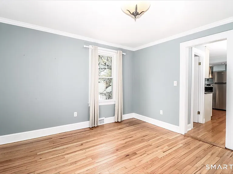 25 Maplewood Ave — Photo 11
