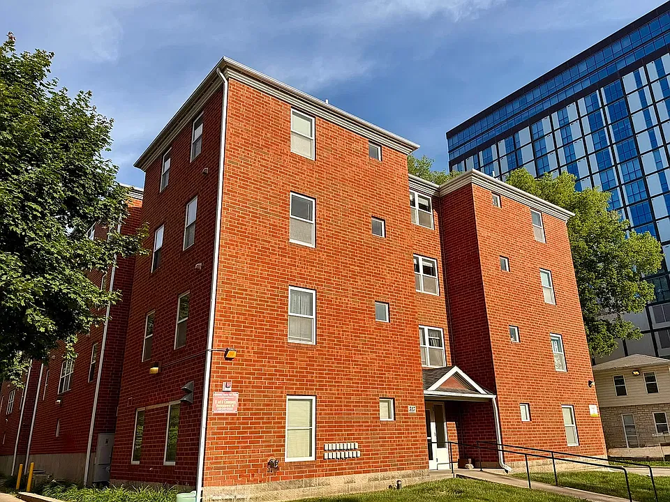 517 S Linn St #13