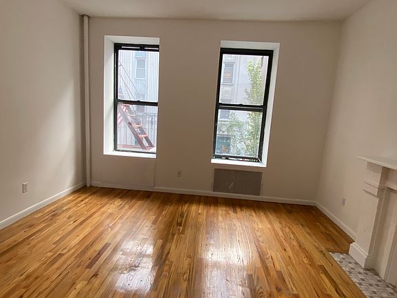 4th image of 311 W 54th St #2WW
