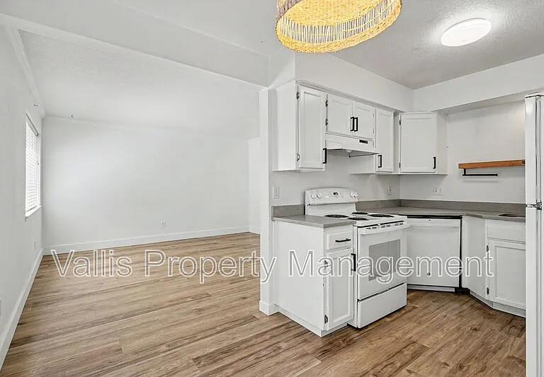 5260 Springcrest Dr S — Photo 13