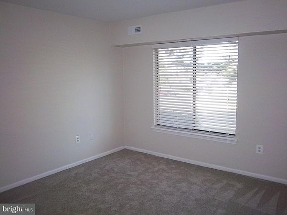 5th image of 9557 Coggs Bill Dr