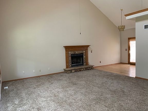 2nd image of 736 Cynthia Dr