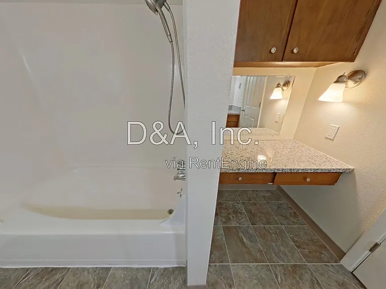 444 Ermine St SE — Photo 9
