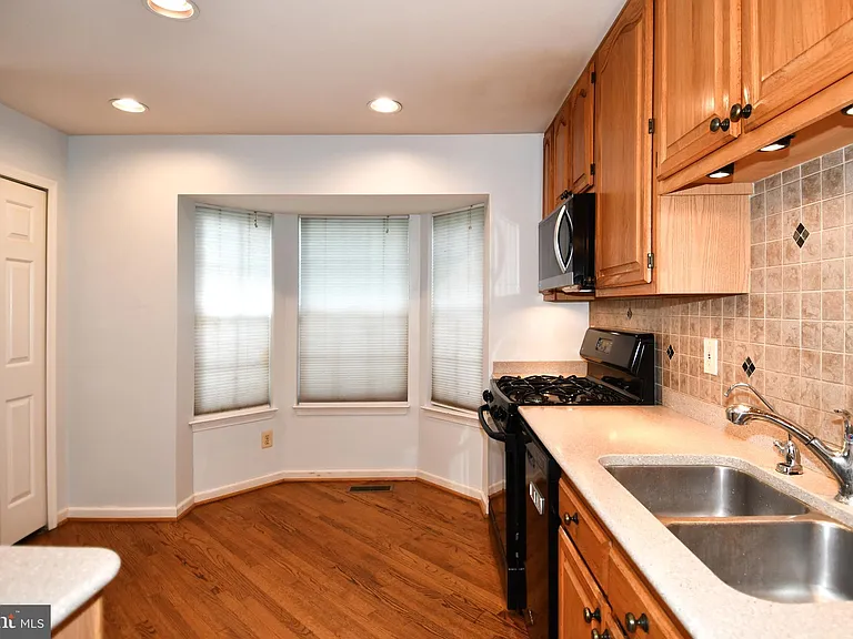 16853 Capon Tree Ln — Photo 13